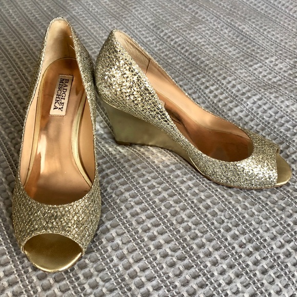 Badgley Mischka Metallic Sparkle Pumps - Picture 1 of 6